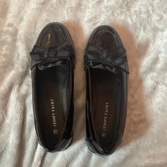 Black Flats - Picture 1 of 3